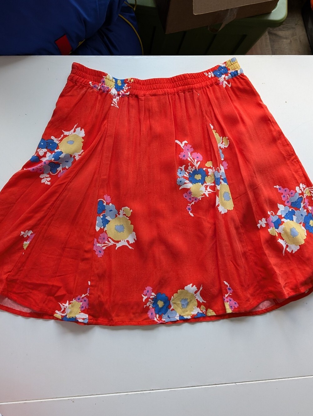 ModCloth Bright Red Retro Floral Pocketed Mini Skirt 🌸✨ - Picture 3 of 11